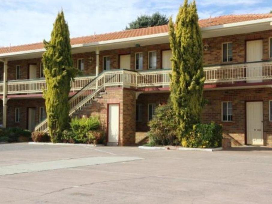 Grand Manor Motor Inn Queanbeyan Buitenkant foto