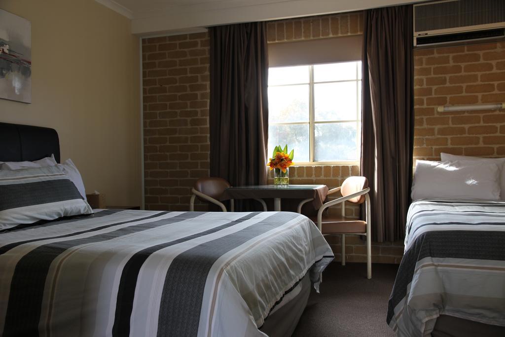 Grand Manor Motor Inn Queanbeyan Buitenkant foto