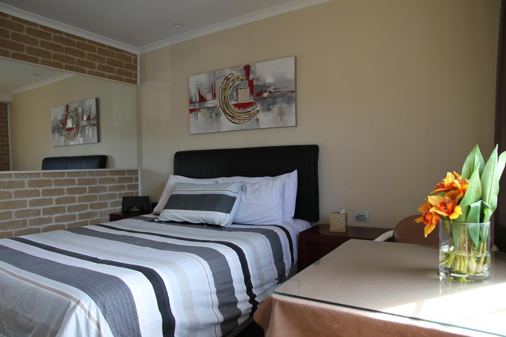 Grand Manor Motor Inn Queanbeyan Buitenkant foto