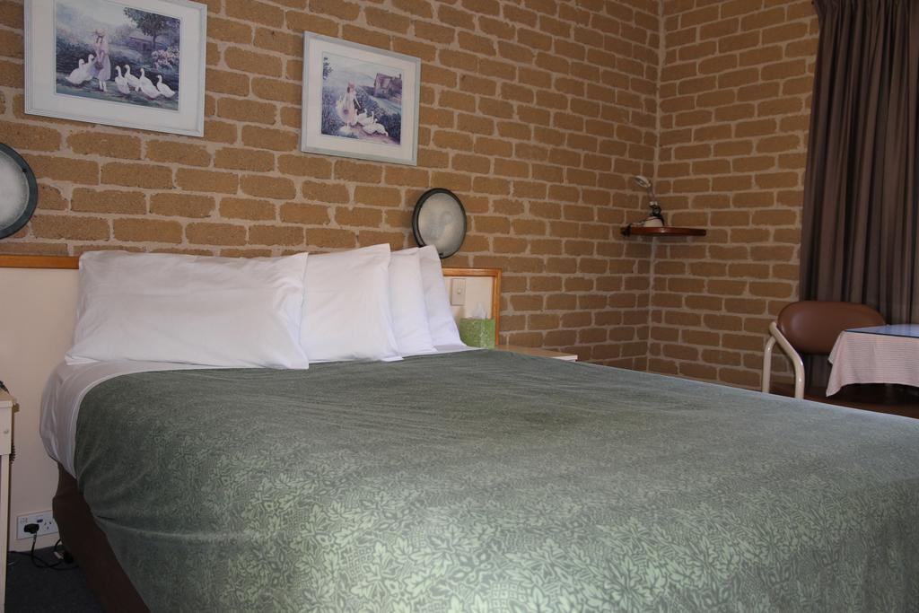 Grand Manor Motor Inn Queanbeyan Buitenkant foto