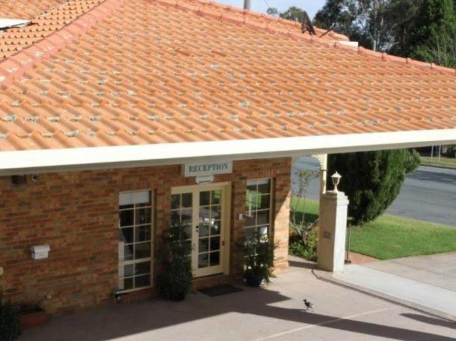 Grand Manor Motor Inn Queanbeyan Buitenkant foto