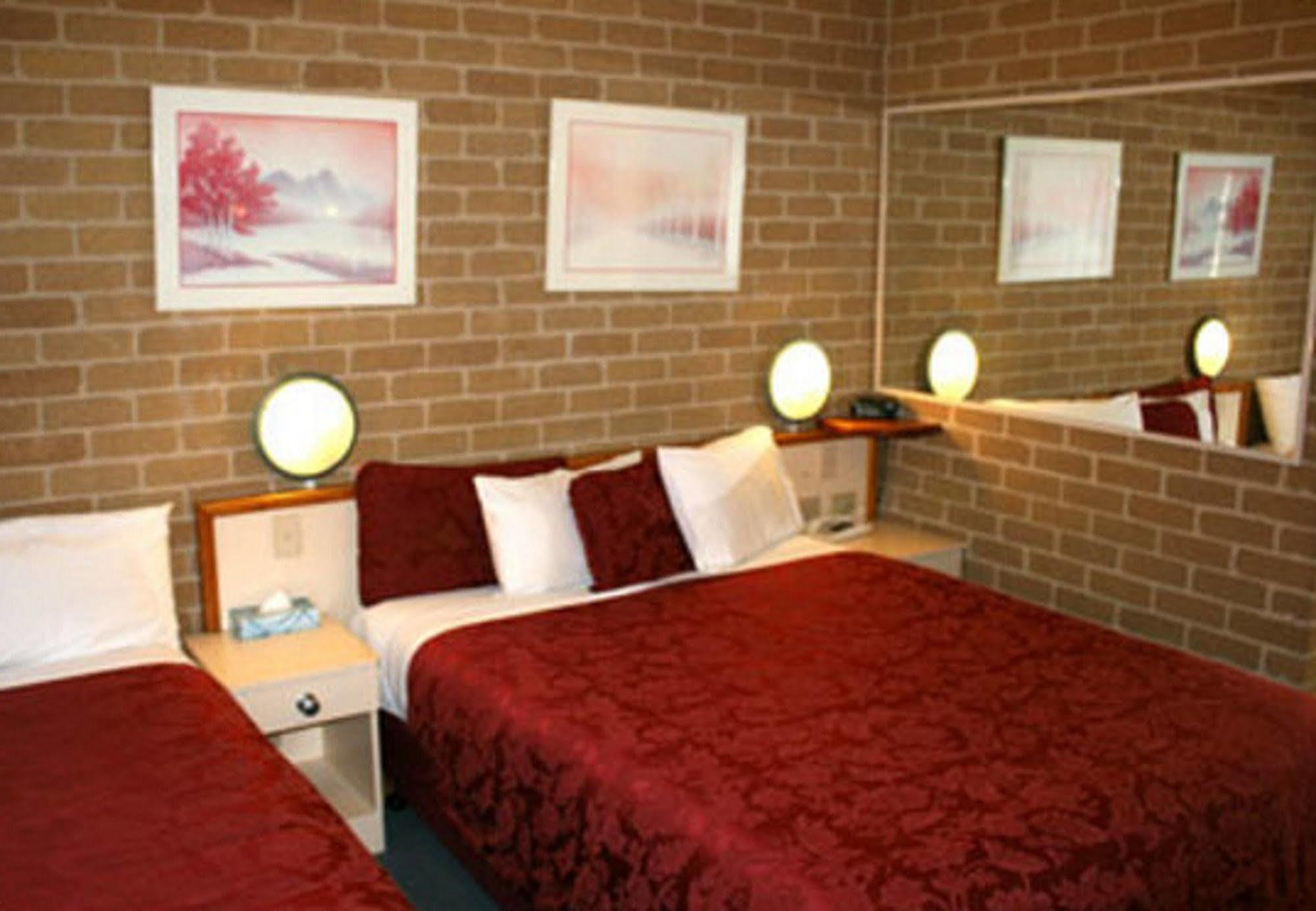 Grand Manor Motor Inn Queanbeyan Buitenkant foto