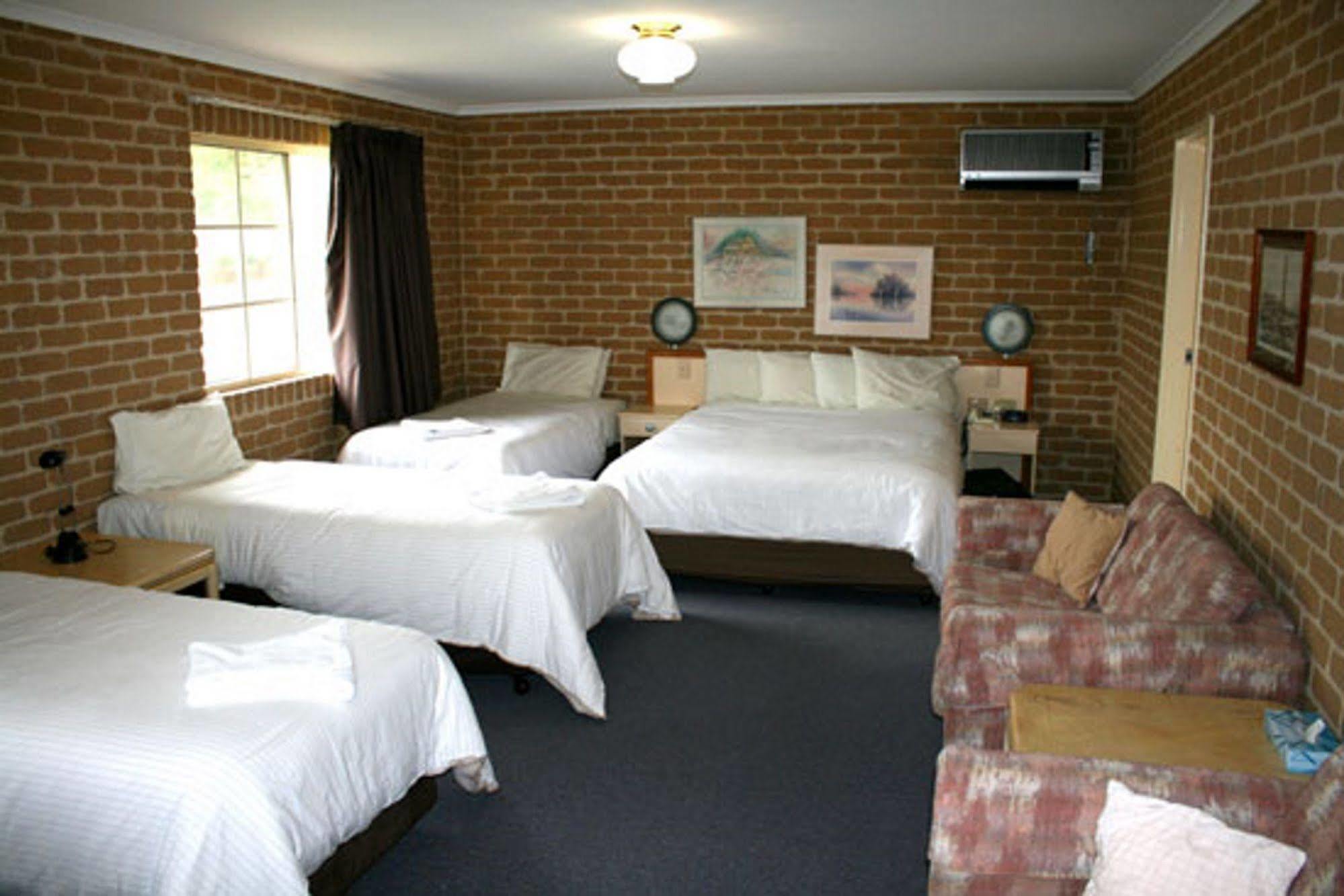 Grand Manor Motor Inn Queanbeyan Buitenkant foto